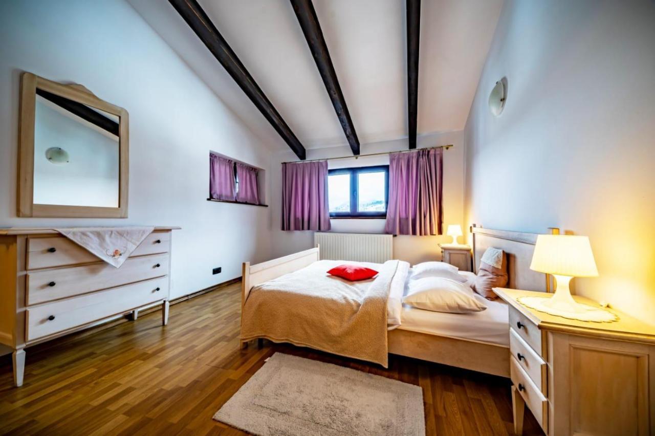 Pensiunea La Maison Törcsvár Kültér fotó